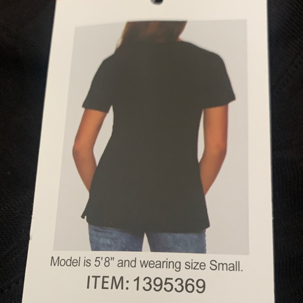 BNWT Felina Women's Classic Black V-Neck Tee - Picture 2 of 7